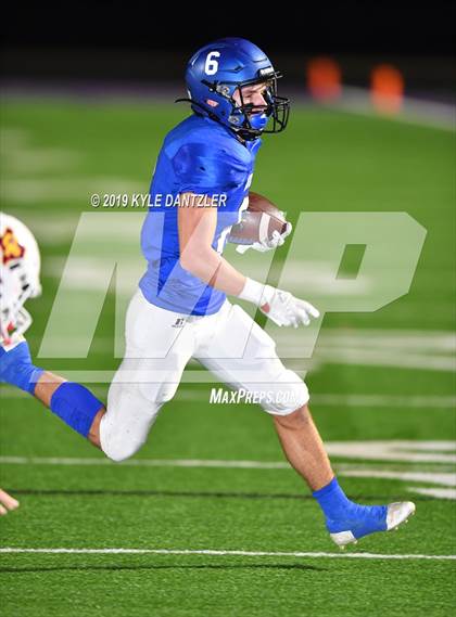 Thumbnail 3 in Collinsville vs. Wolfe City (UIL 2A Division 1 Region 2 Bidistrict) photogallery.