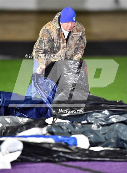 Thumbnail 3 in Collinsville vs. Wolfe City (UIL 2A Division 1 Region 2 Bidistrict) photogallery.