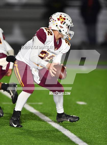 Thumbnail 1 in Collinsville vs. Wolfe City (UIL 2A Division 1 Region 2 Bidistrict) photogallery.