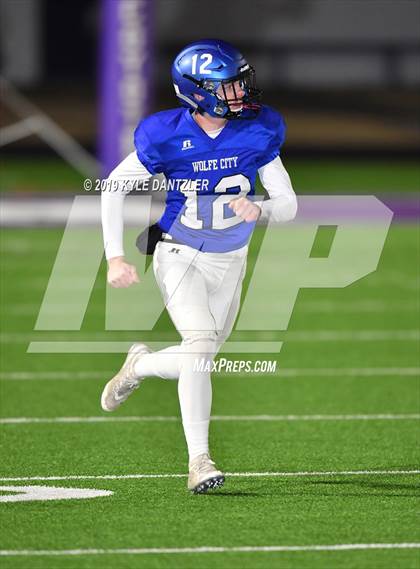 Thumbnail 3 in Collinsville vs. Wolfe City (UIL 2A Division 1 Region 2 Bidistrict) photogallery.