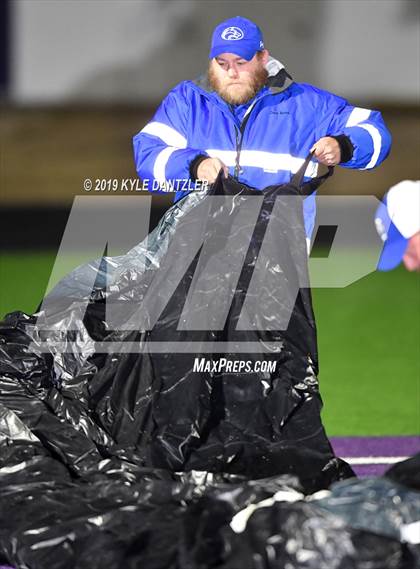Thumbnail 2 in Collinsville vs. Wolfe City (UIL 2A Division 1 Region 2 Bidistrict) photogallery.