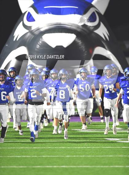 Thumbnail 1 in Collinsville vs. Wolfe City (UIL 2A Division 1 Region 2 Bidistrict) photogallery.