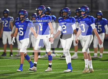 Thumbnail 1 in Collinsville vs. Wolfe City (UIL 2A Division 1 Region 2 Bidistrict) photogallery.