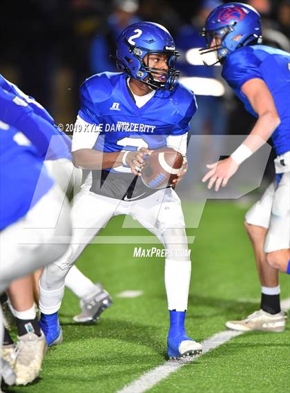 Thumbnail 2 in Collinsville vs. Wolfe City (UIL 2A Division 1 Region 2 Bidistrict) photogallery.