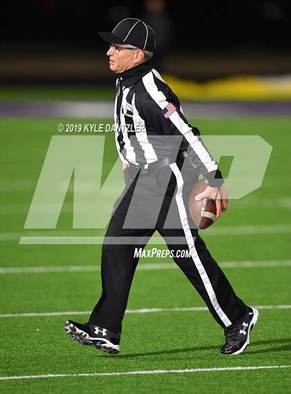Thumbnail 2 in Collinsville vs. Wolfe City (UIL 2A Division 1 Region 2 Bidistrict) photogallery.