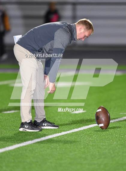 Thumbnail 2 in Collinsville vs. Wolfe City (UIL 2A Division 1 Region 2 Bidistrict) photogallery.
