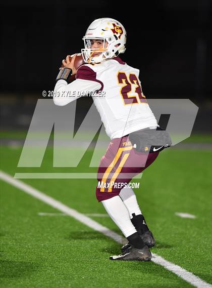 Thumbnail 3 in Collinsville vs. Wolfe City (UIL 2A Division 1 Region 2 Bidistrict) photogallery.