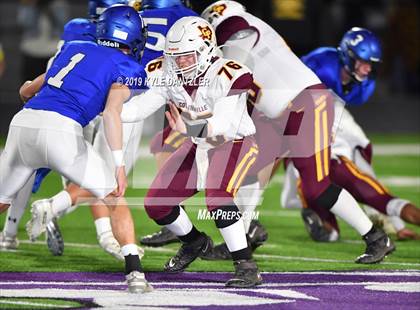 Thumbnail 2 in Collinsville vs. Wolfe City (UIL 2A Division 1 Region 2 Bidistrict) photogallery.