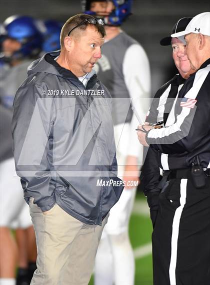 Thumbnail 3 in Collinsville vs. Wolfe City (UIL 2A Division 1 Region 2 Bidistrict) photogallery.