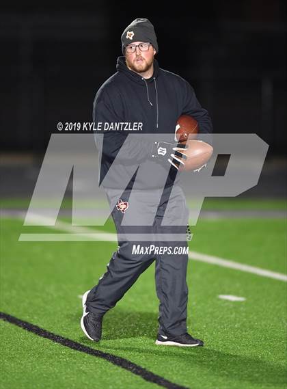 Thumbnail 3 in Collinsville vs. Wolfe City (UIL 2A Division 1 Region 2 Bidistrict) photogallery.