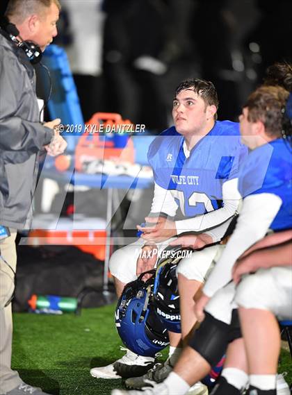 Thumbnail 1 in Collinsville vs. Wolfe City (UIL 2A Division 1 Region 2 Bidistrict) photogallery.
