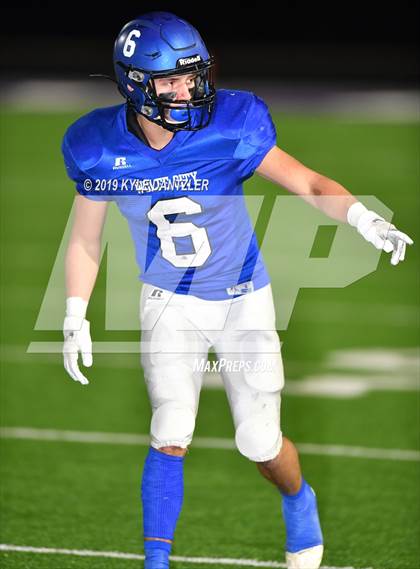 Thumbnail 3 in Collinsville vs. Wolfe City (UIL 2A Division 1 Region 2 Bidistrict) photogallery.