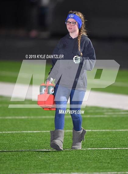 Thumbnail 2 in Collinsville vs. Wolfe City (UIL 2A Division 1 Region 2 Bidistrict) photogallery.