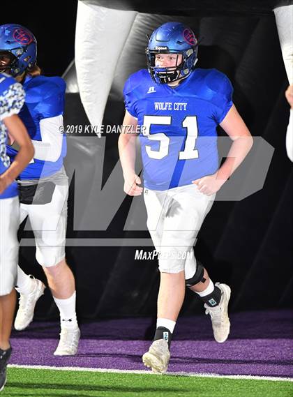 Thumbnail 2 in Collinsville vs. Wolfe City (UIL 2A Division 1 Region 2 Bidistrict) photogallery.