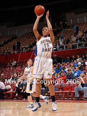 Thumbnail 1 in Yosemite vs. Bishop Amat (CIF SoCal D3 Final) photogallery.