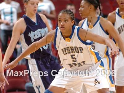 Thumbnail 3 in Yosemite vs. Bishop Amat (CIF SoCal D3 Final) photogallery.