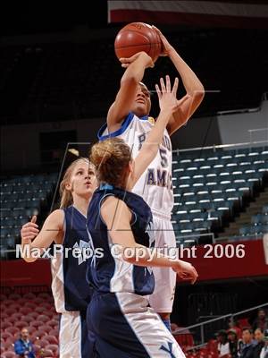 Thumbnail 1 in Yosemite vs. Bishop Amat (CIF SoCal D3 Final) photogallery.
