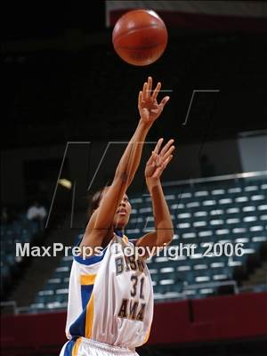 Thumbnail 2 in Yosemite vs. Bishop Amat (CIF SoCal D3 Final) photogallery.