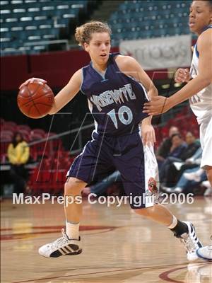 Thumbnail 2 in Yosemite vs. Bishop Amat (CIF SoCal D3 Final) photogallery.