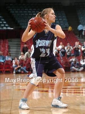 Thumbnail 1 in Yosemite vs. Bishop Amat (CIF SoCal D3 Final) photogallery.