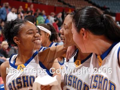 Thumbnail 3 in Yosemite vs. Bishop Amat (CIF SoCal D3 Final) photogallery.