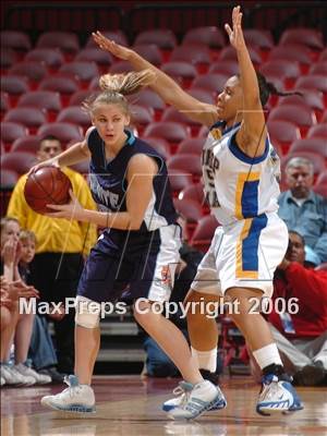 Thumbnail 1 in Yosemite vs. Bishop Amat (CIF SoCal D3 Final) photogallery.