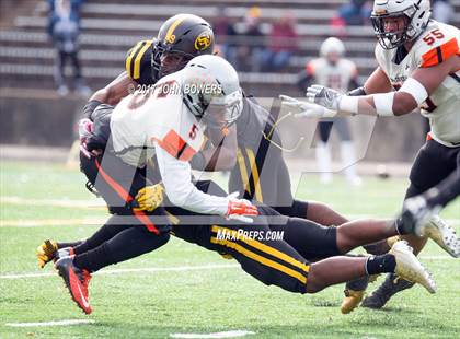 Thumbnail 2 in St. Frances Academy vs. McDonogh photogallery.