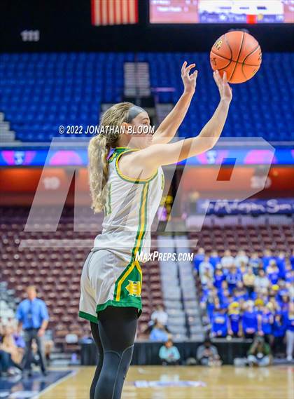 Thumbnail 2 in Bacon Academy vs. Holy Cross (CIAC Class M Final) photogallery.