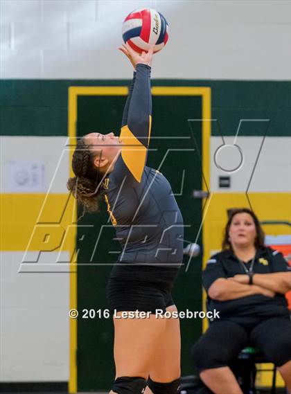 Thumbnail 3 in East Central vs Holmes JV photogallery.