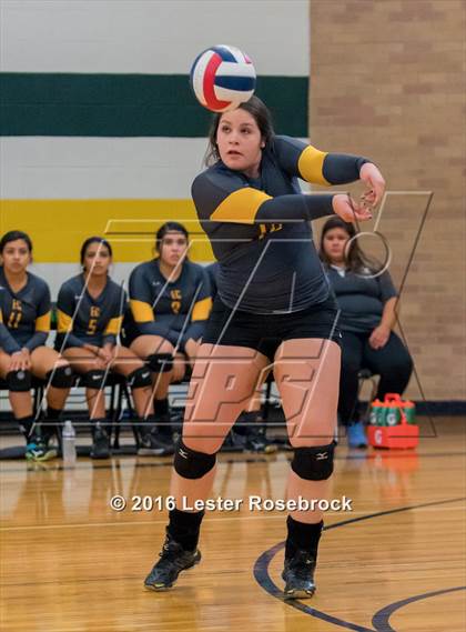 Thumbnail 1 in East Central vs Holmes JV photogallery.