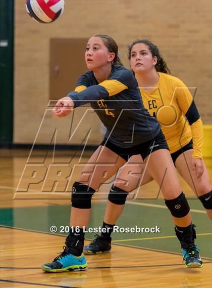 Thumbnail 2 in East Central vs Holmes JV photogallery.