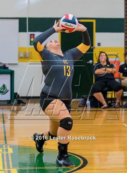 Thumbnail 1 in East Central vs Holmes JV photogallery.