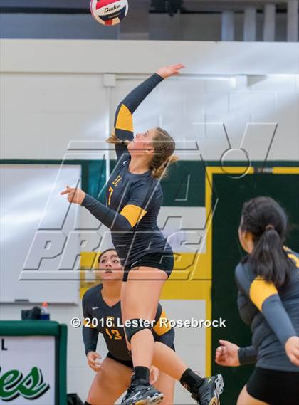 Thumbnail 1 in East Central vs Holmes JV photogallery.
