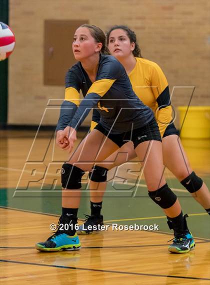 Thumbnail 1 in East Central vs Holmes JV photogallery.