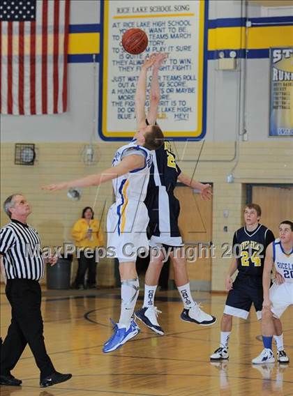 Thumbnail 2 in River Falls vs. Rice Lake photogallery.