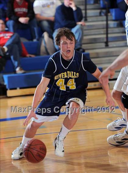 Thumbnail 2 in River Falls vs. Rice Lake photogallery.