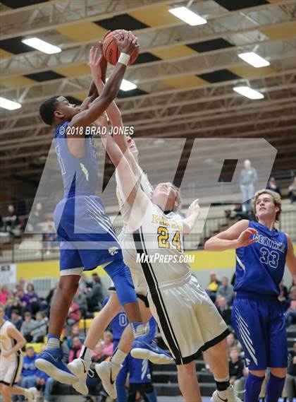 Thumbnail 3 in Hendersonville vs Wilson Central (TSSAA District 9-AAA Quarterfinal) photogallery.