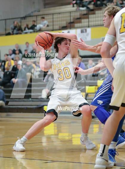 Thumbnail 1 in Hendersonville vs Wilson Central (TSSAA District 9-AAA Quarterfinal) photogallery.