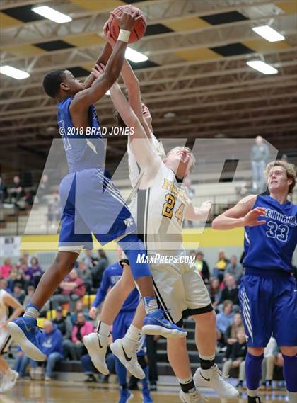Thumbnail 1 in Hendersonville vs Wilson Central (TSSAA District 9-AAA Quarterfinal) photogallery.