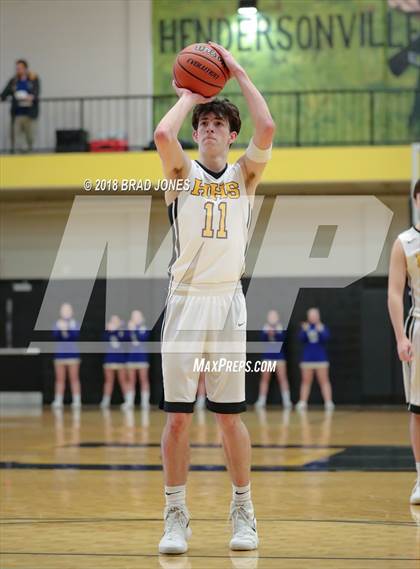 Thumbnail 1 in Hendersonville vs Wilson Central (TSSAA District 9-AAA Quarterfinal) photogallery.
