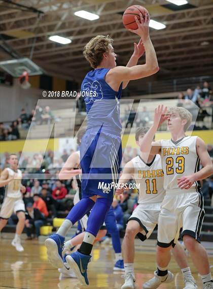 Thumbnail 3 in Hendersonville vs Wilson Central (TSSAA District 9-AAA Quarterfinal) photogallery.