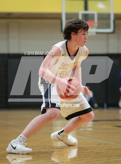 Thumbnail 3 in Hendersonville vs Wilson Central (TSSAA District 9-AAA Quarterfinal) photogallery.
