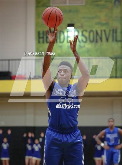 Thumbnail 1 in Hendersonville vs Wilson Central (TSSAA District 9-AAA Quarterfinal) photogallery.