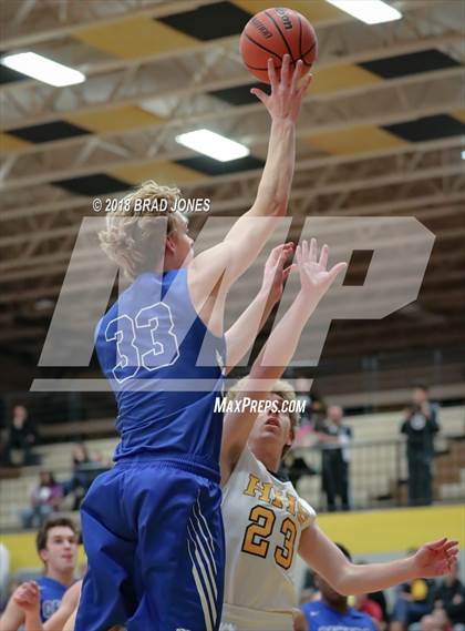 Thumbnail 2 in Hendersonville vs Wilson Central (TSSAA District 9-AAA Quarterfinal) photogallery.