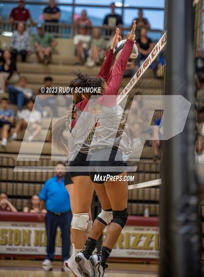Thumbnail 1 in San Pasqual @ Mission Hills photogallery.