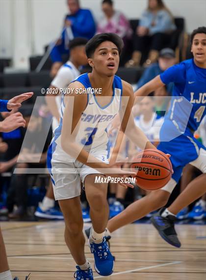 Thumbnail 1 in San Diego vs. La Jolla Country Day (Battle at the bay) photogallery.