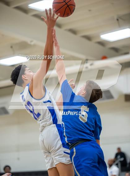 Thumbnail 3 in San Diego vs. La Jolla Country Day (Battle at the bay) photogallery.
