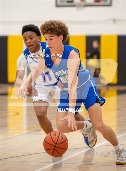 Thumbnail 1 in San Diego vs. La Jolla Country Day (Battle at the bay) photogallery.