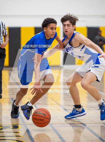 Thumbnail 3 in San Diego vs. La Jolla Country Day (Battle at the bay) photogallery.