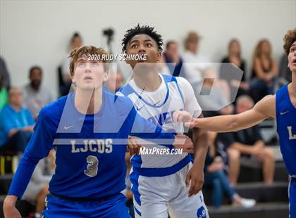 Thumbnail 3 in San Diego vs. La Jolla Country Day (Battle at the bay) photogallery.